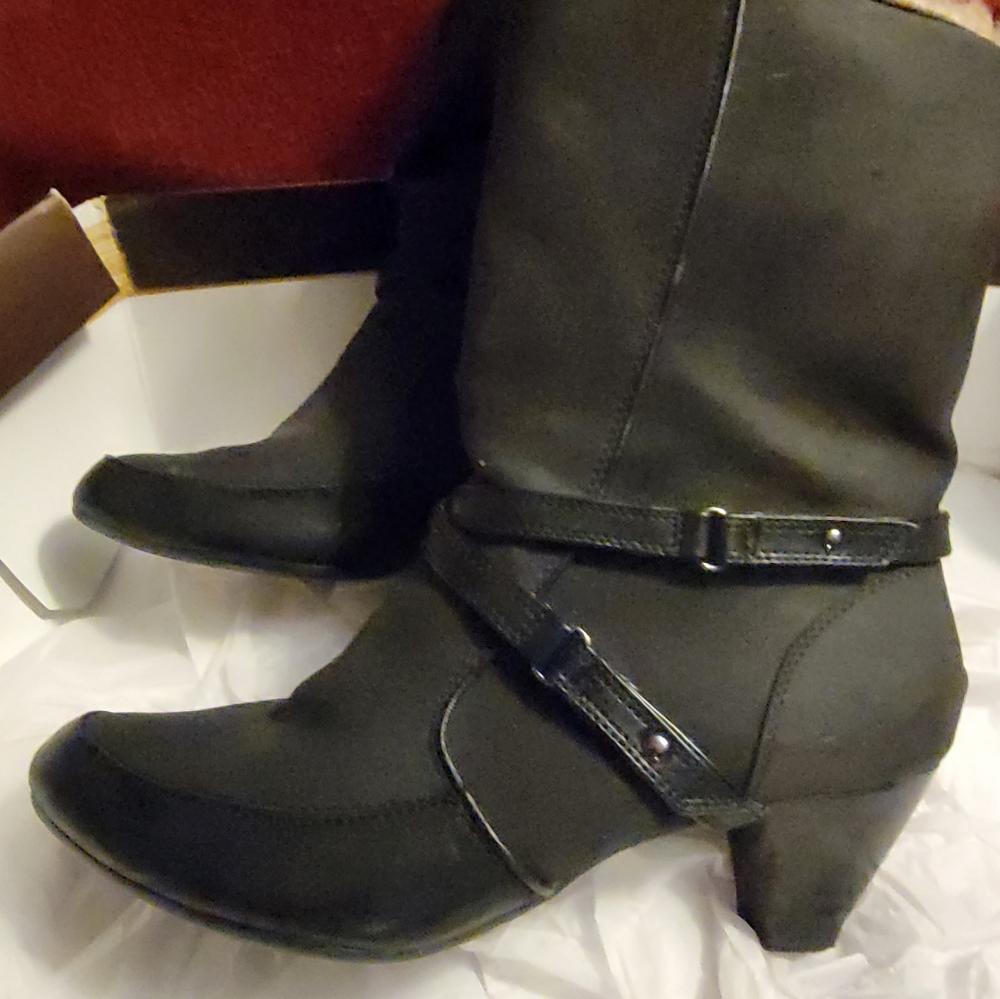 Dark green short boots with 2-inch heel